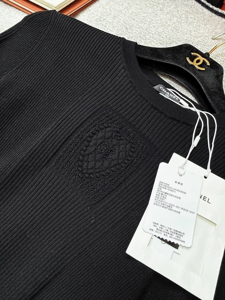 Chanel 25B Black Top