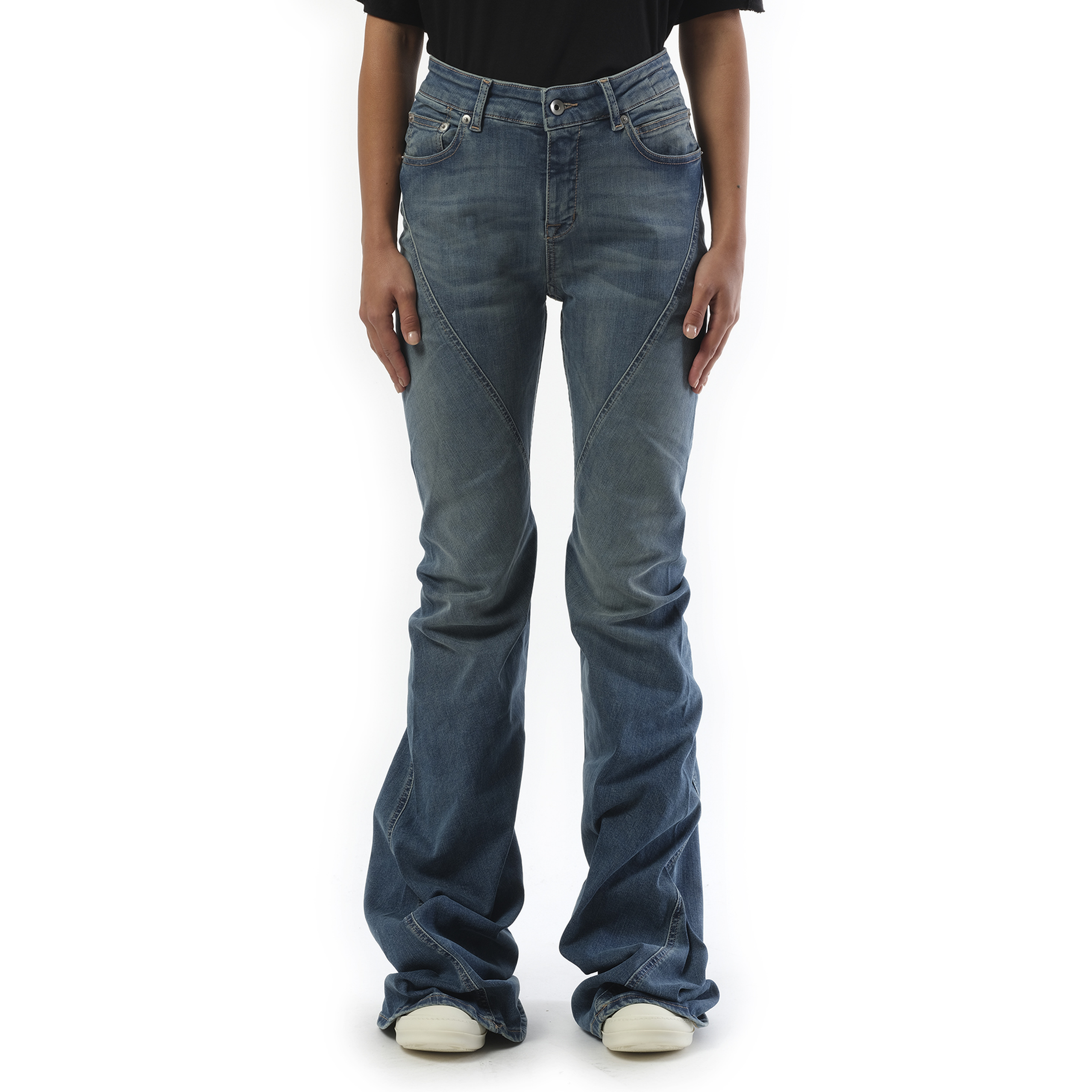 Bias Bootcut Jeans in Washed Indigo