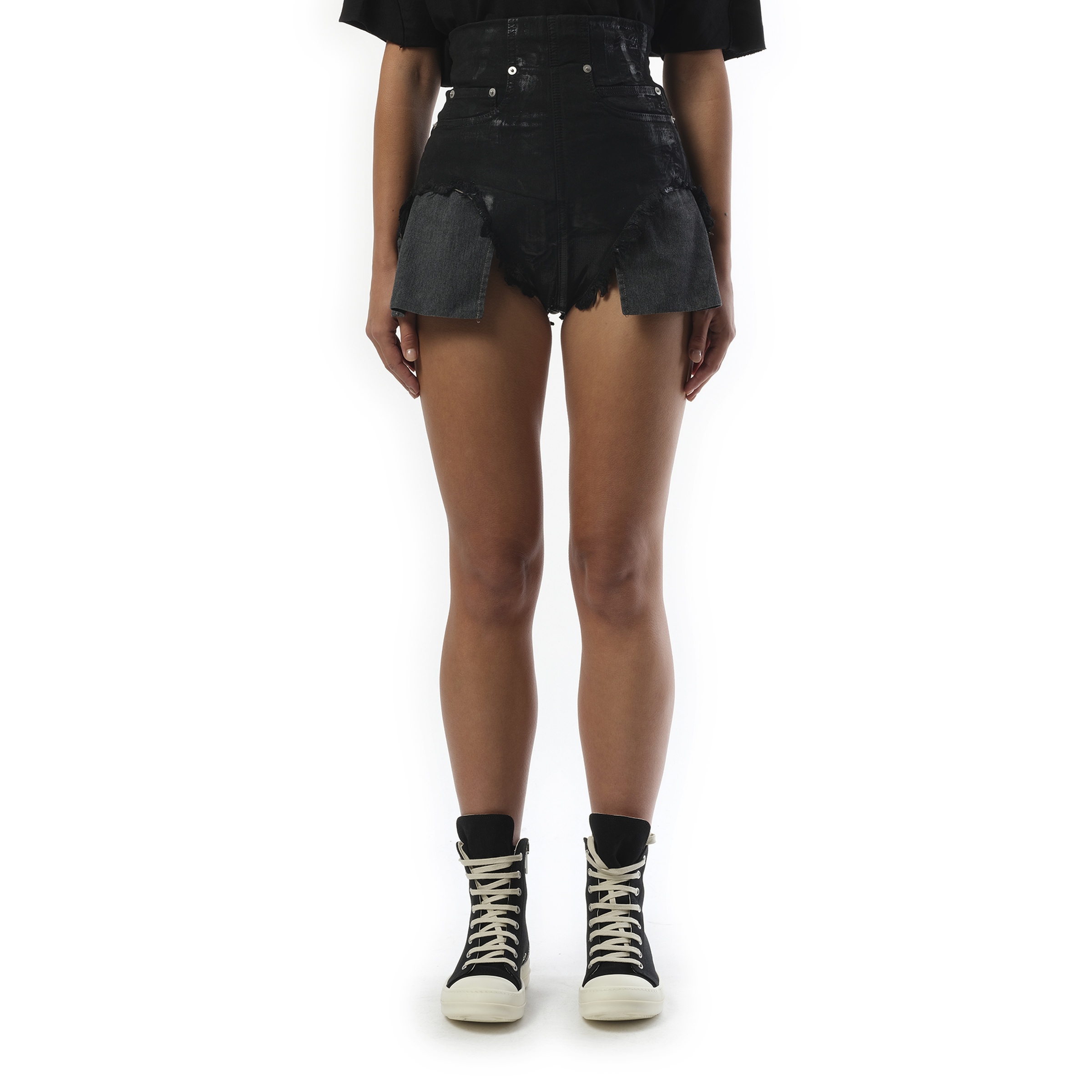 Dirt Cutoffs Shorts in Black