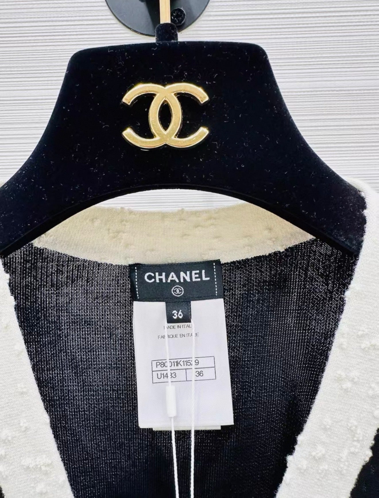 Chanel 25A black & white cardigan