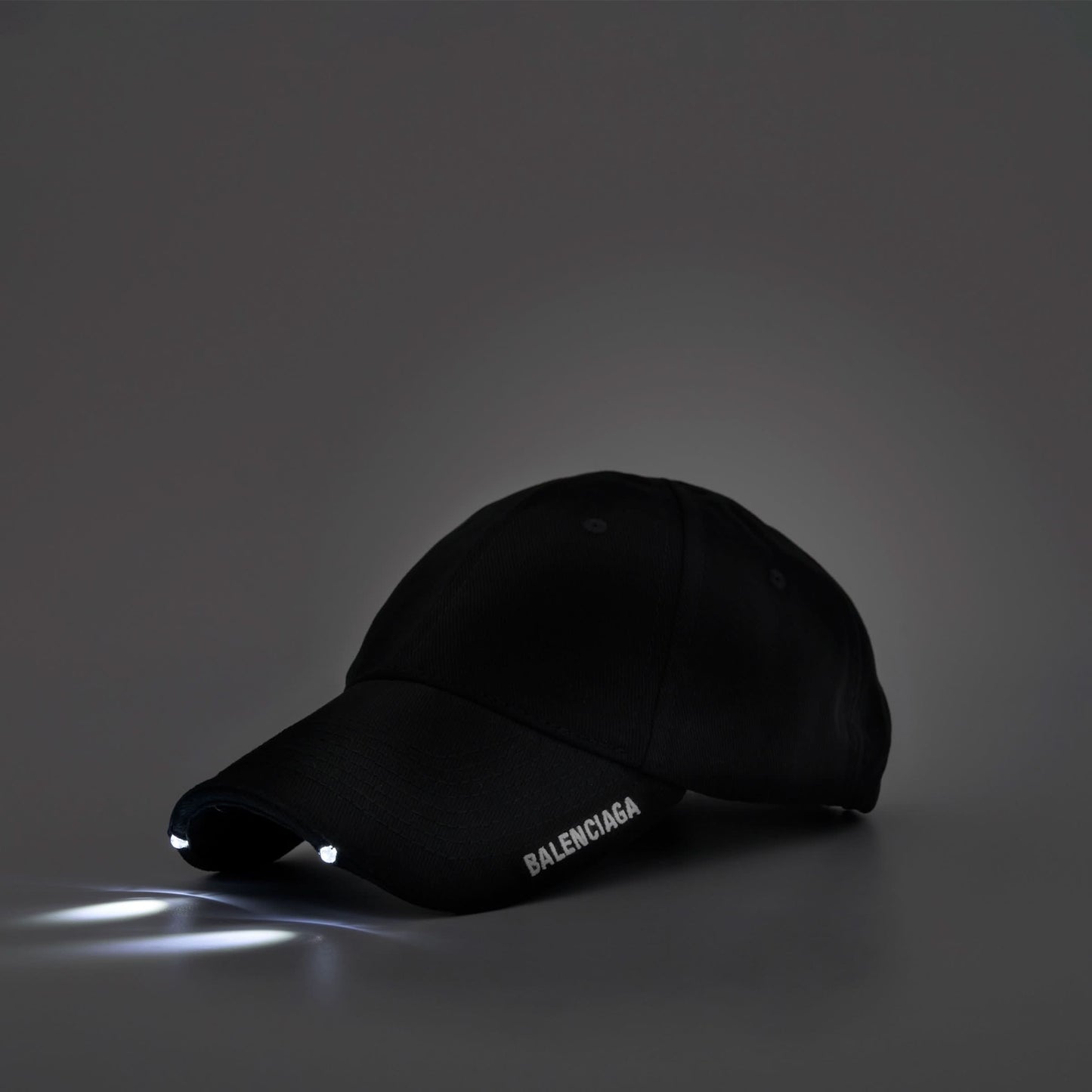 Led Light Cap in Black/White