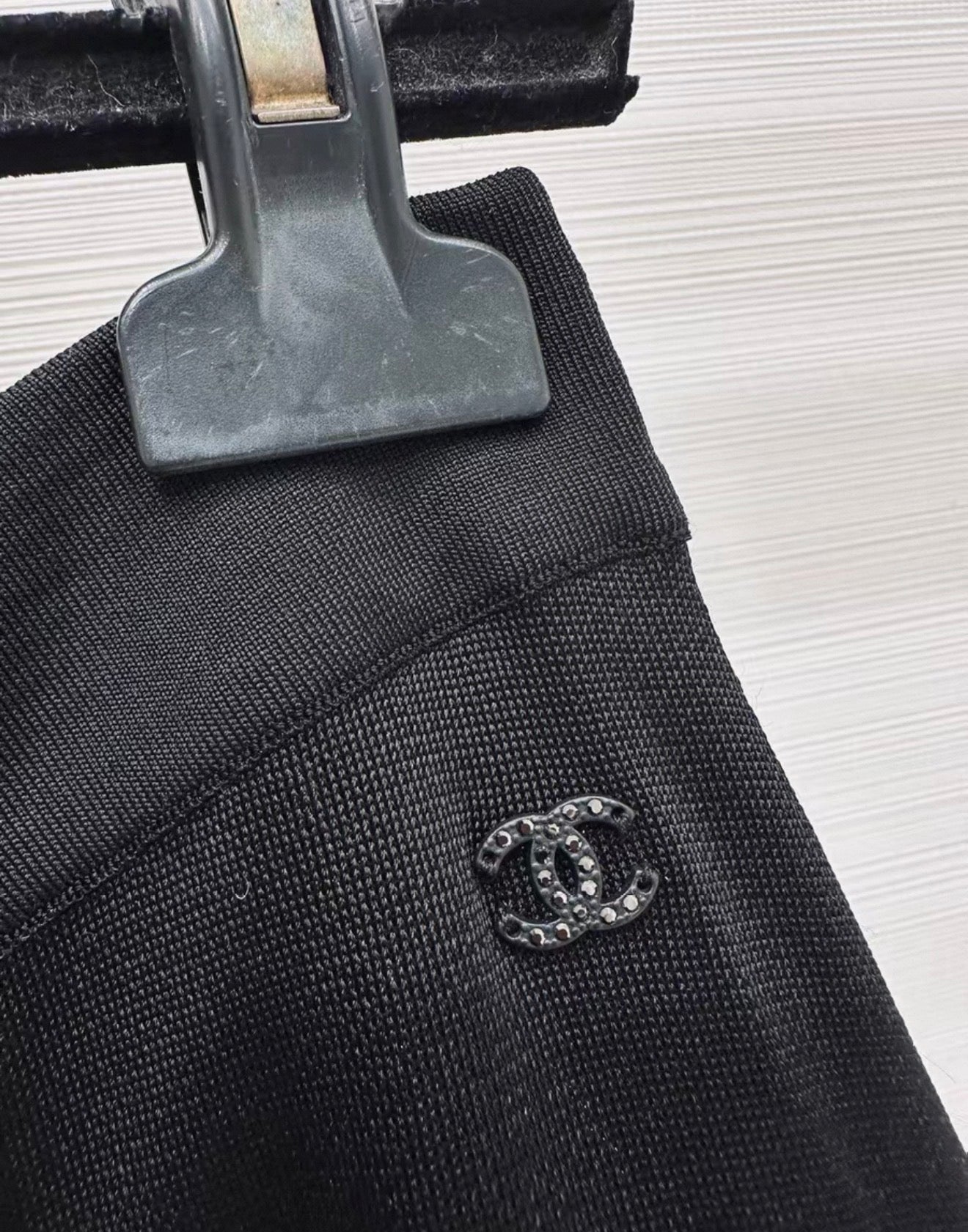 Chanel 25A black & white skirt