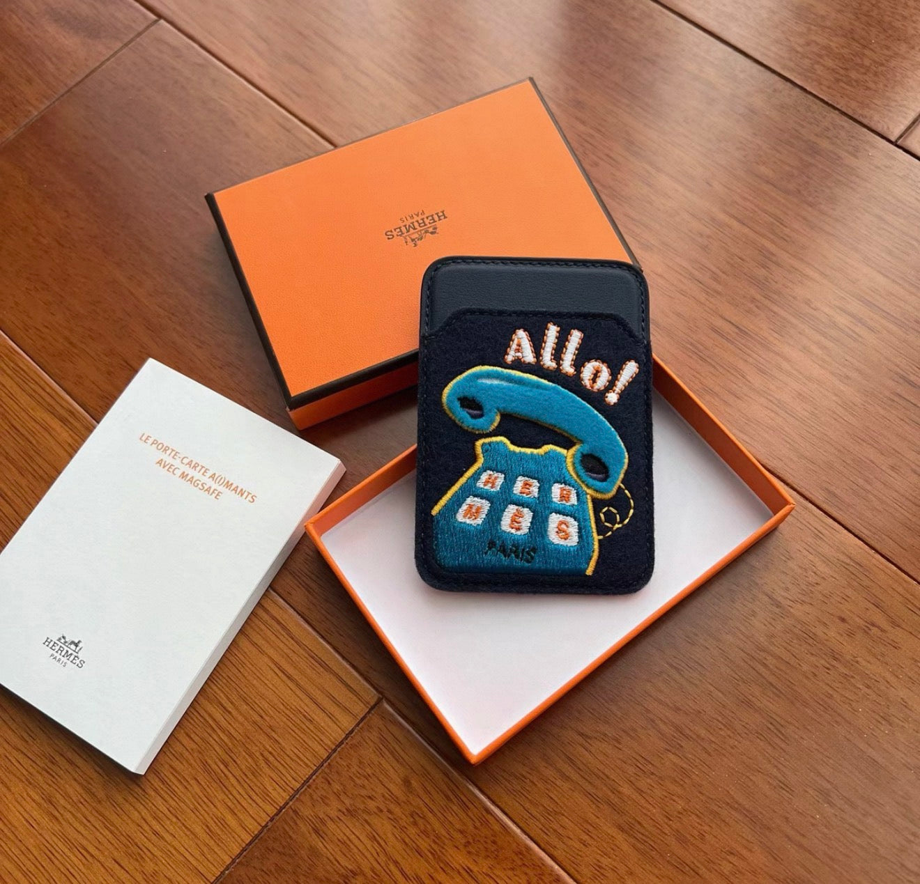 Hermes "Allo!" MagSafe Card holder
