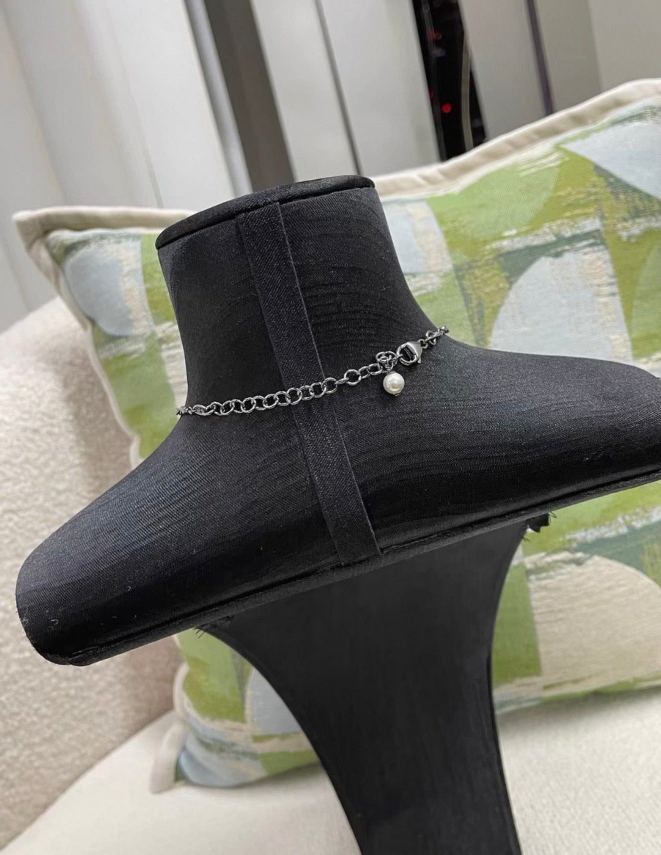 Chanel No. 5 perfum bottle silver & black long necklace