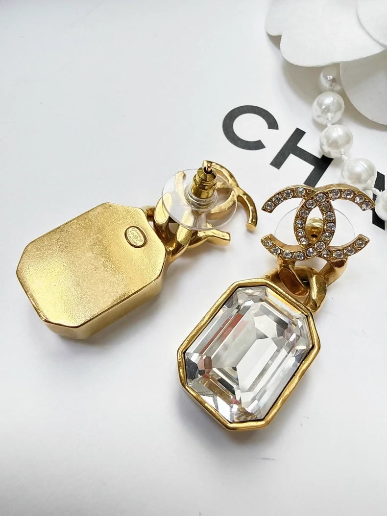 Chanel 21C crystal square diamond double C stud earrings