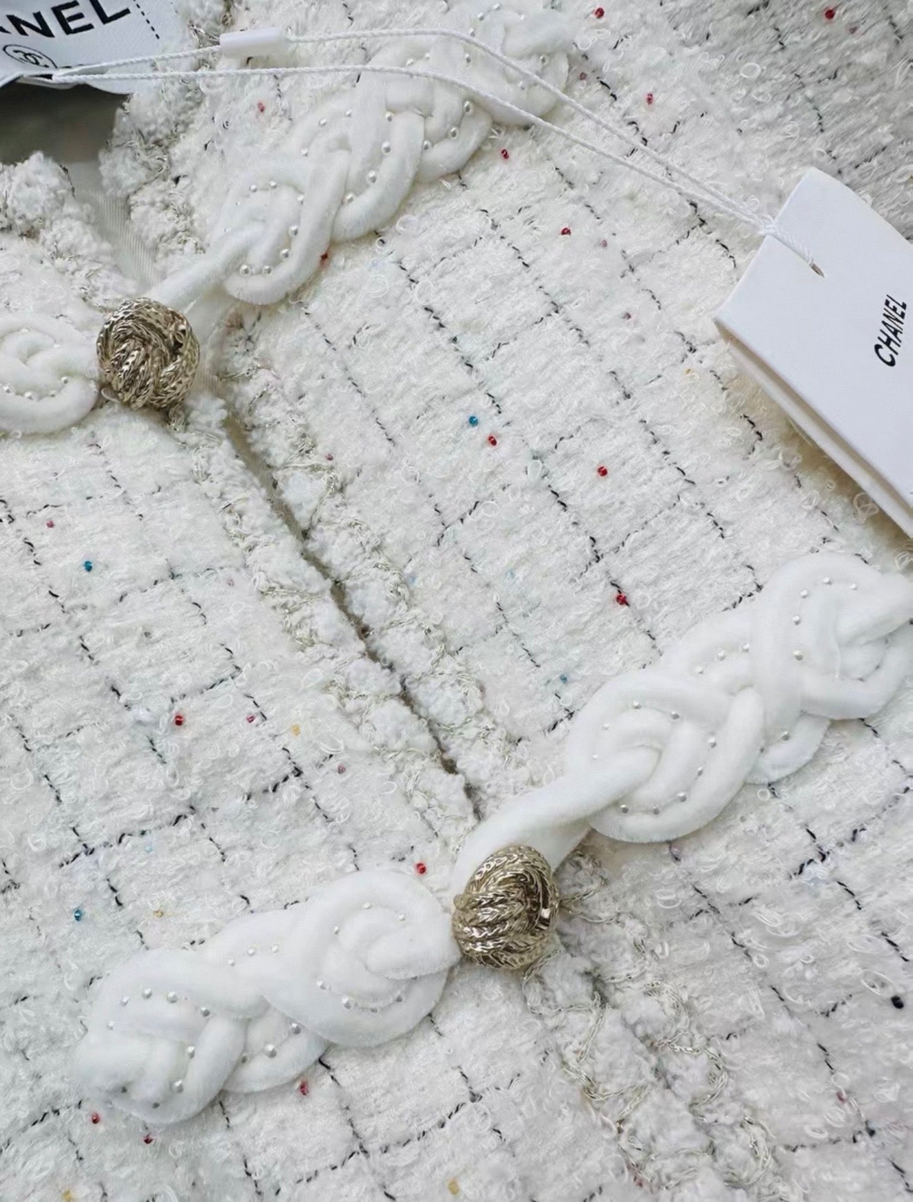 Chanel 25A White écru tweed jacket & skirt set