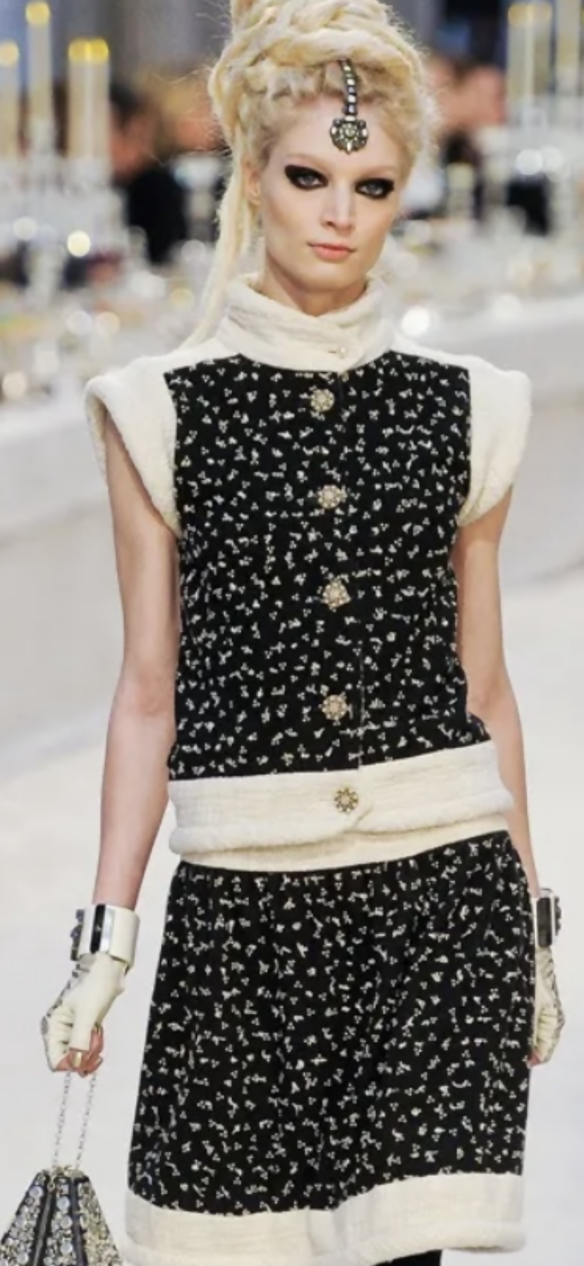 Rare Chanel 12A Paris Bombay Runway Ivory Statement Cuff Bracelet Bangle