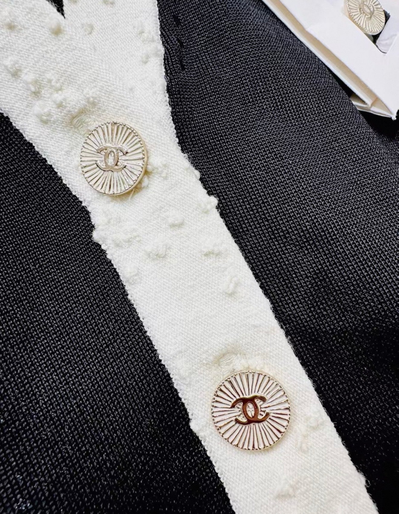 Chanel 25A black & white cardigan