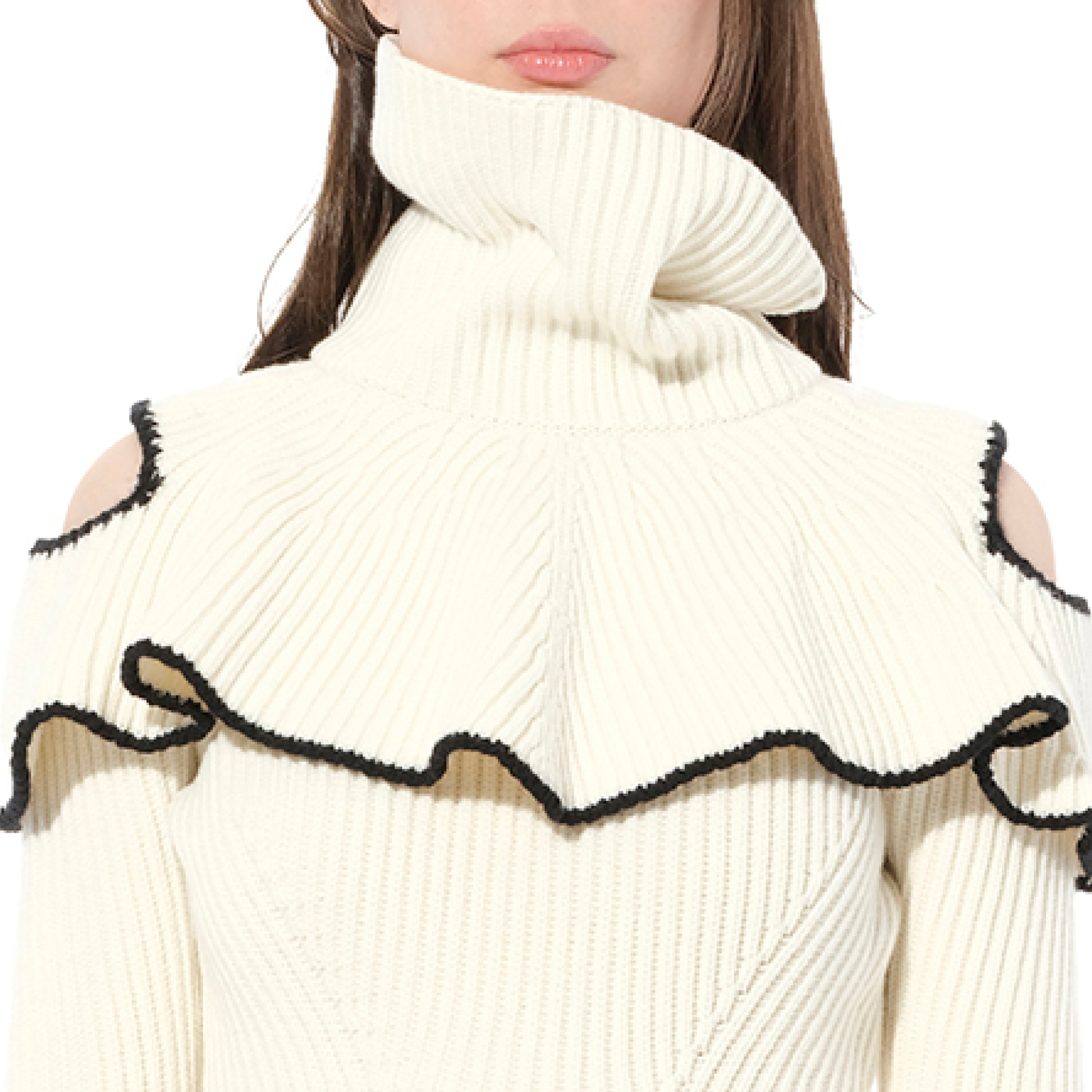 Turtle Neck Knitwear in Ivory