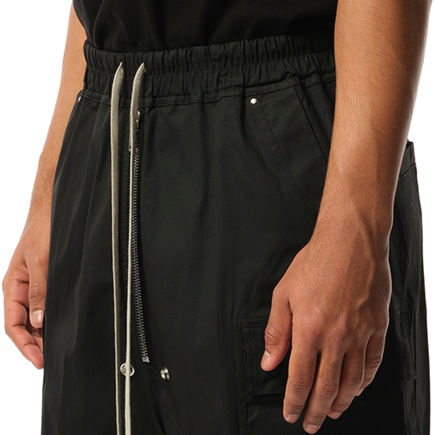 Cotton Poplin Cargobela Shorts in Black