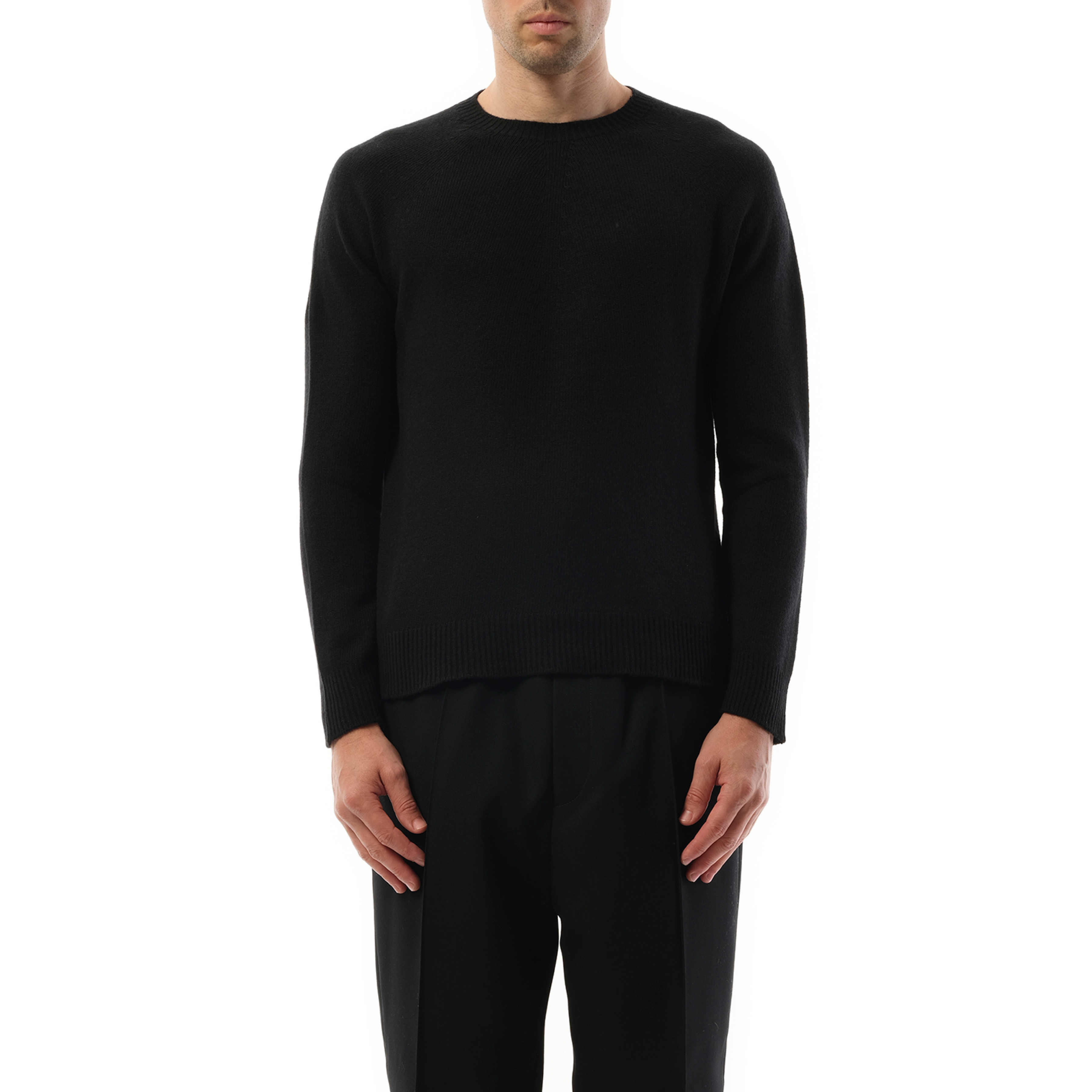 Cashmere Seamless Sweater in Black