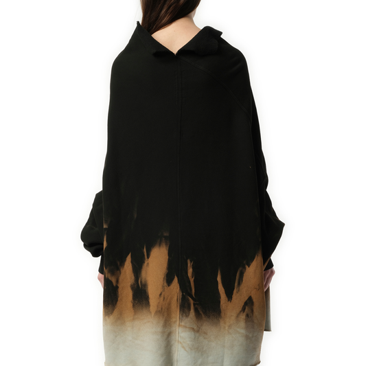 Shroud Sweatshirt in Black/Terra