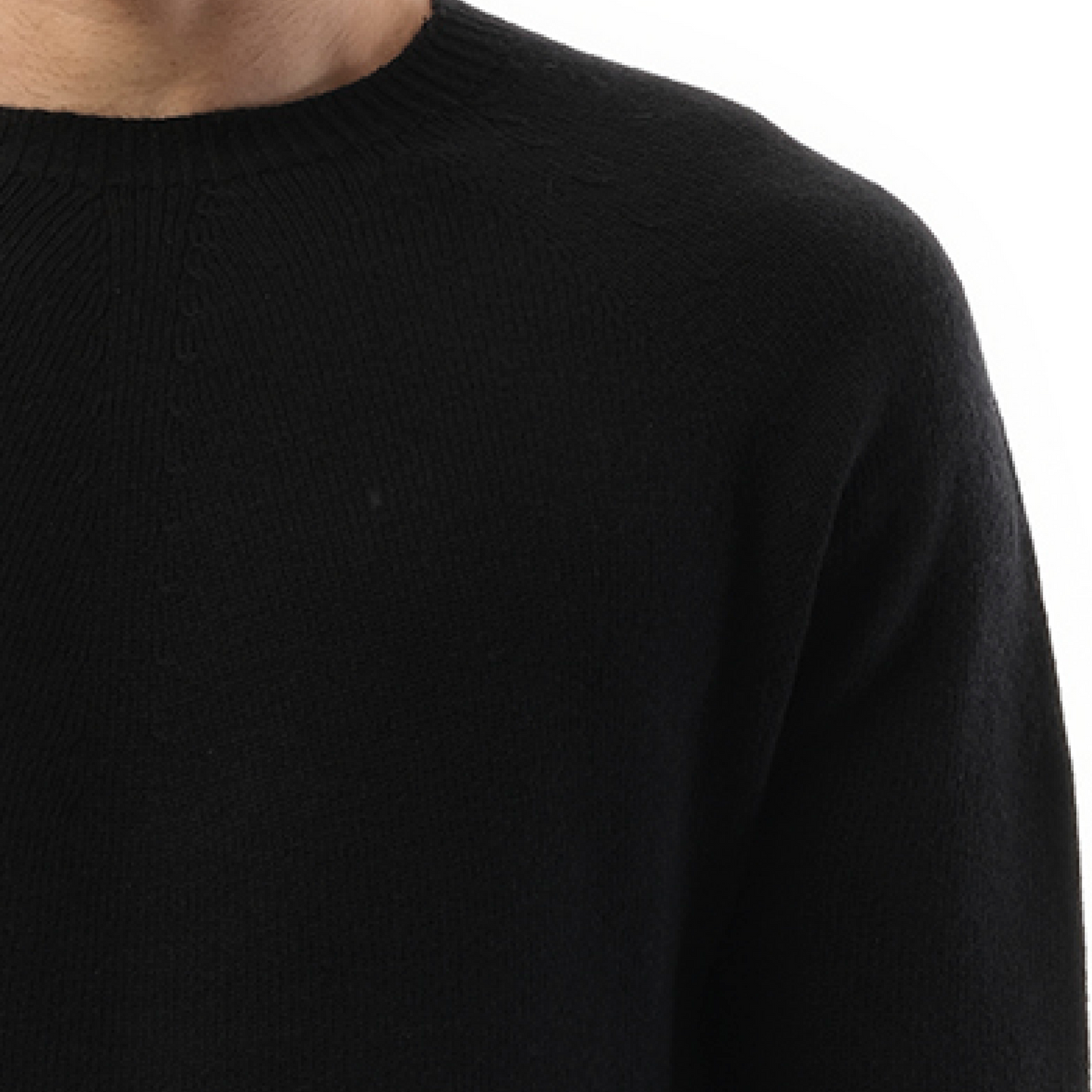 Cashmere Seamless Sweater in Black