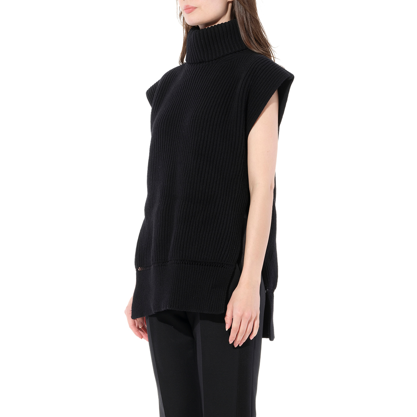 Turtle Neck Knitwear in Black