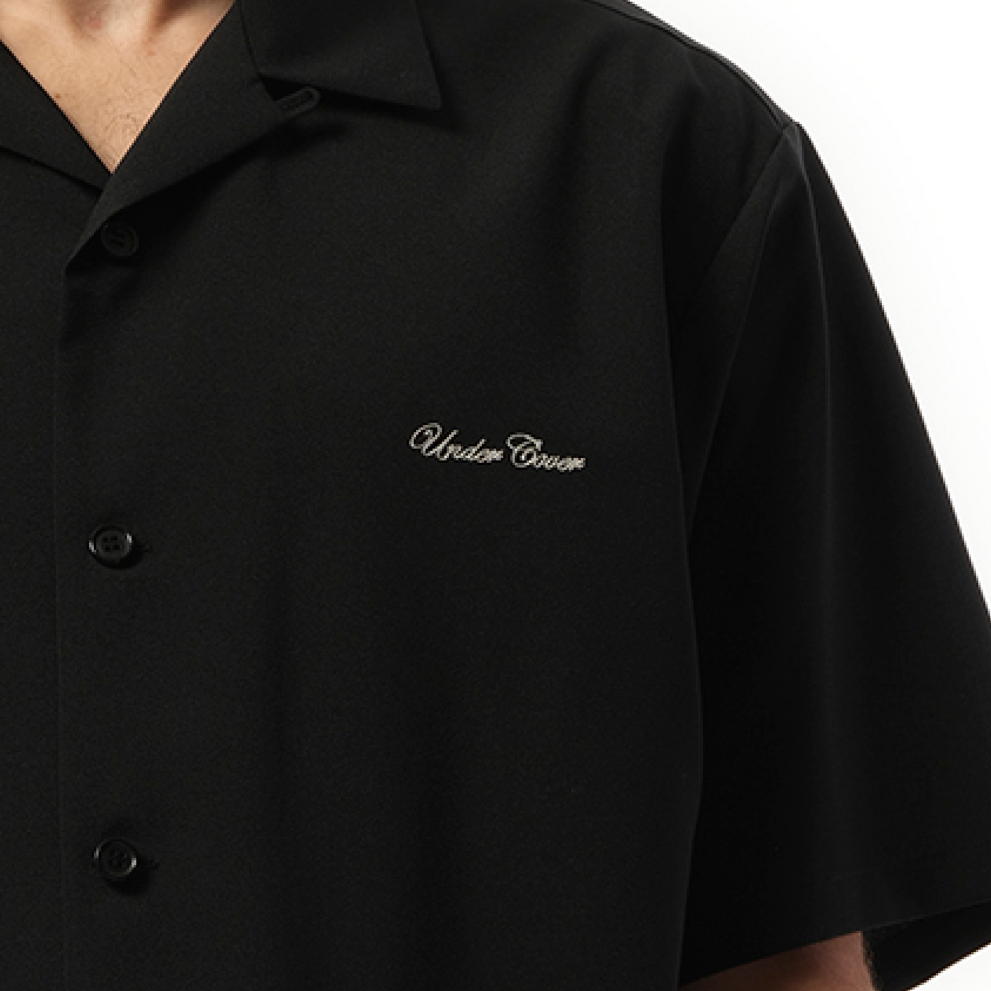 Logo Embroidery Short Sleeve Shirt in Black