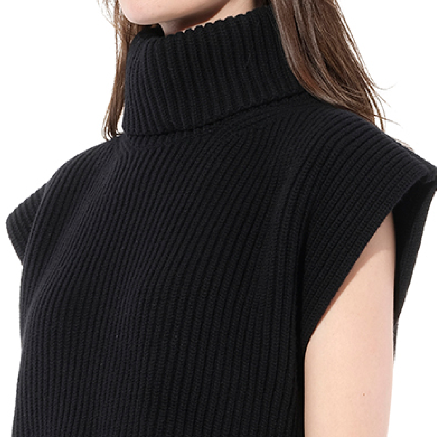 Turtle Neck Knitwear in Black