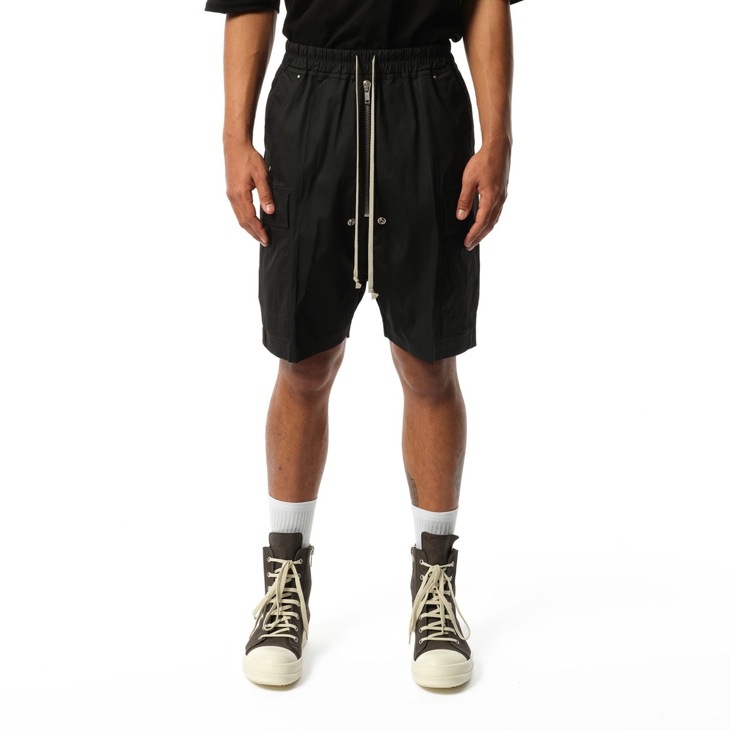 Cotton Poplin Cargobela Shorts in Black