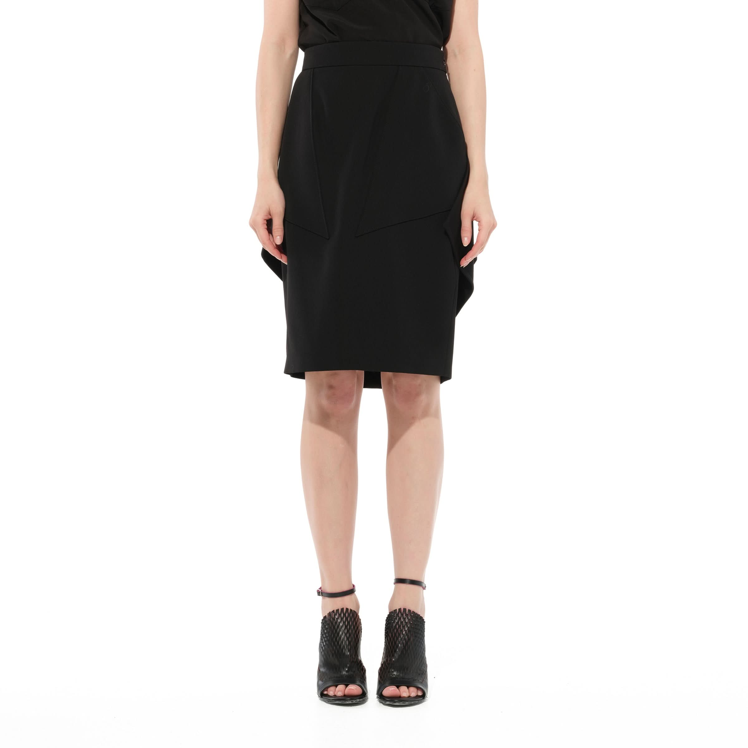 Podium Skirt in Black