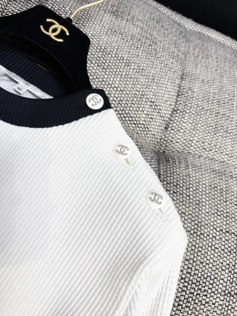 Chanel 21P Black and White sweater