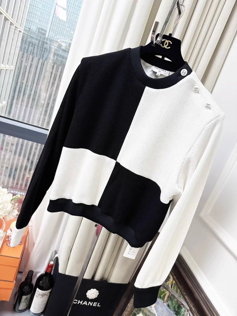 Chanel 21P Black and White sweater