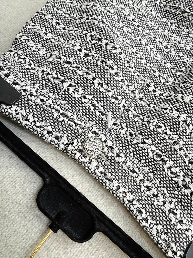 Chanel grey tweed mini skirt