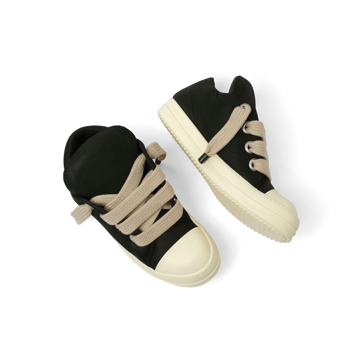 Jumbo Laced Padded Low Sneaks in Black/Milk