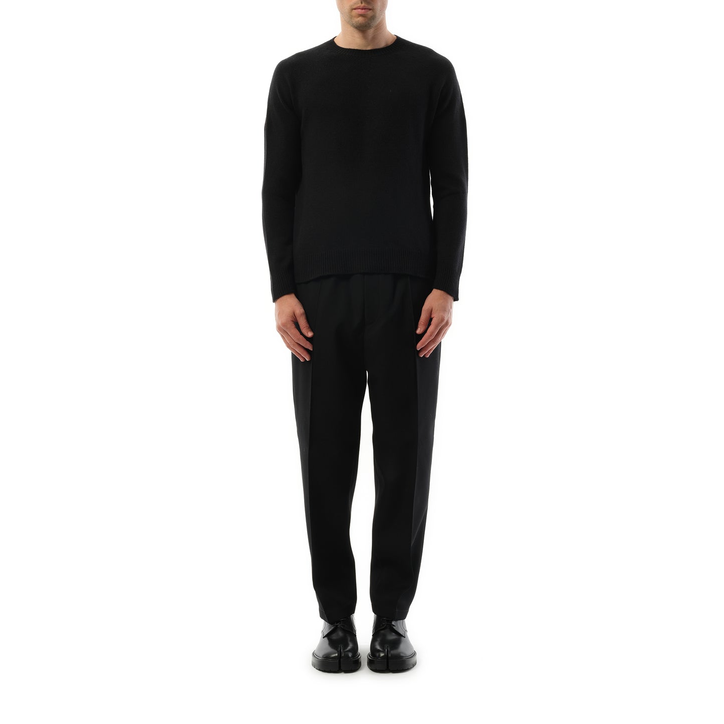 Cashmere Seamless Sweater in Black