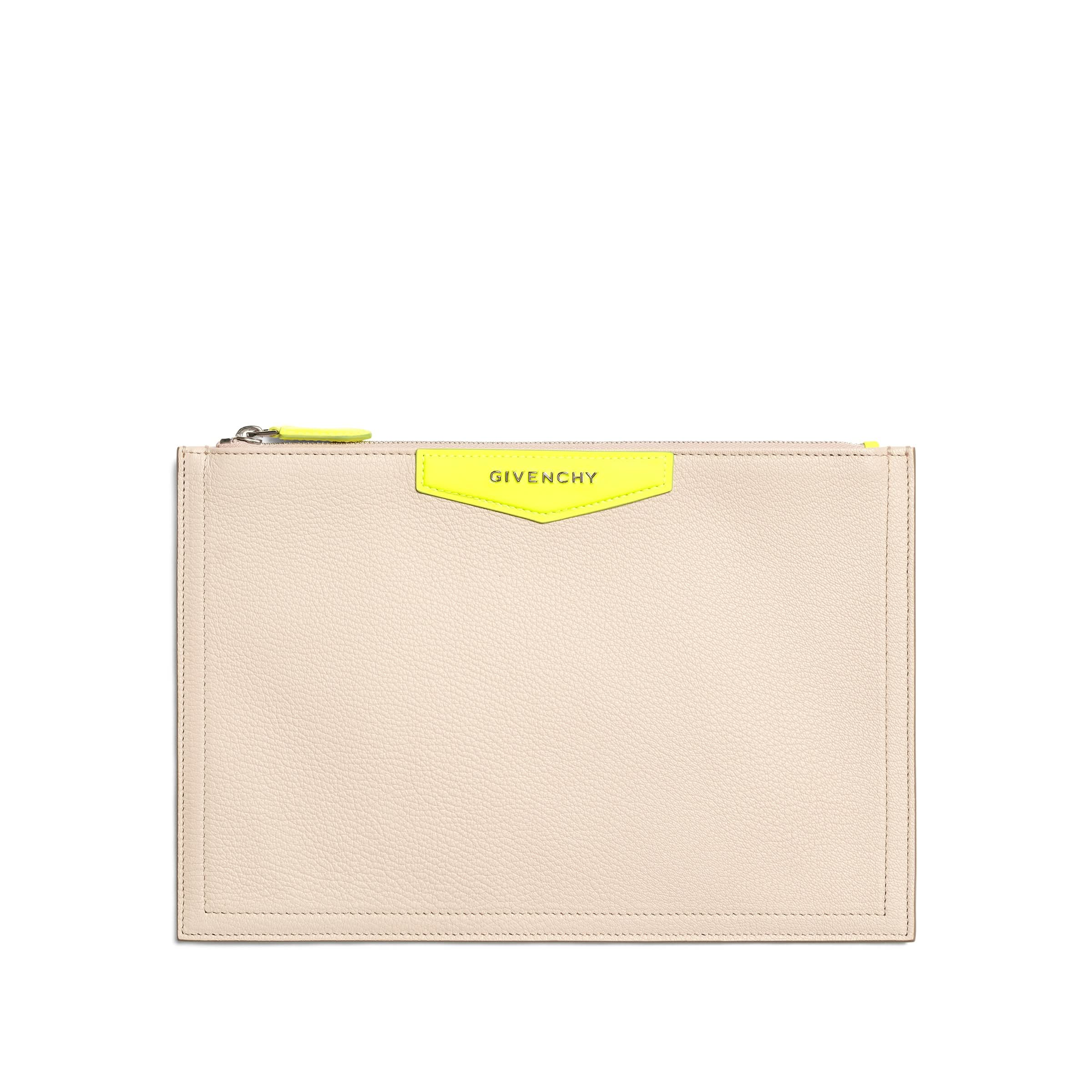 Medium Antigona Fluo Pouch in Nude