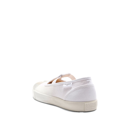 Tabi Toe Sneakers in  White/White