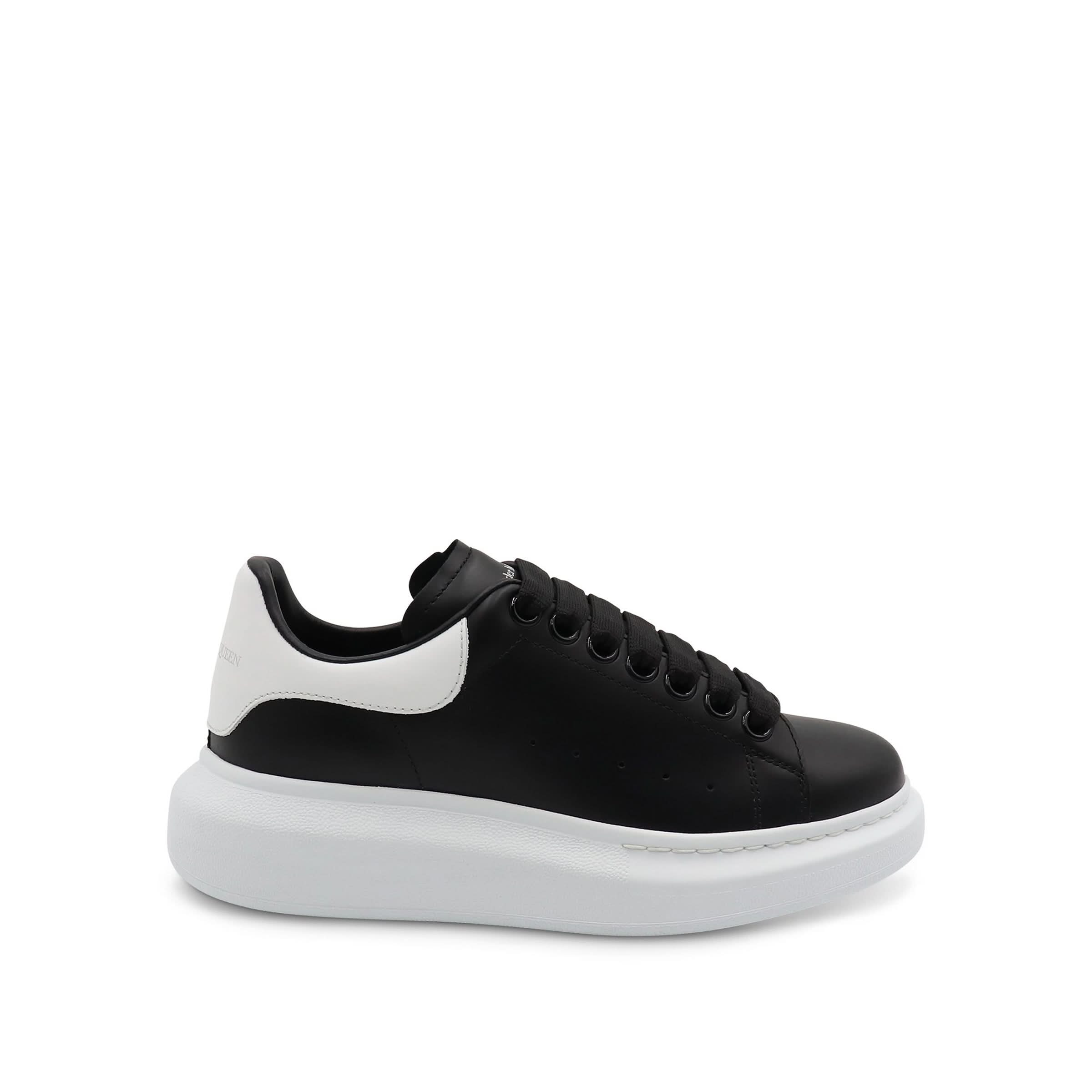 Larry Oversized Sneakers in Black/White