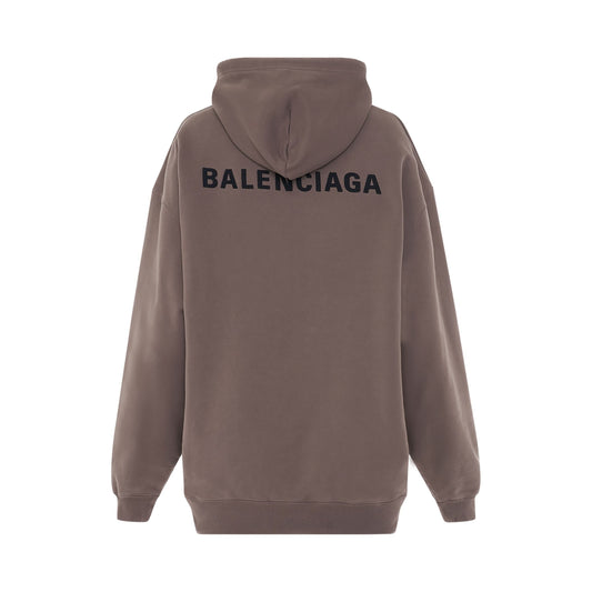 Fleece Back Logo Medium Fit Hoodie in Taupe