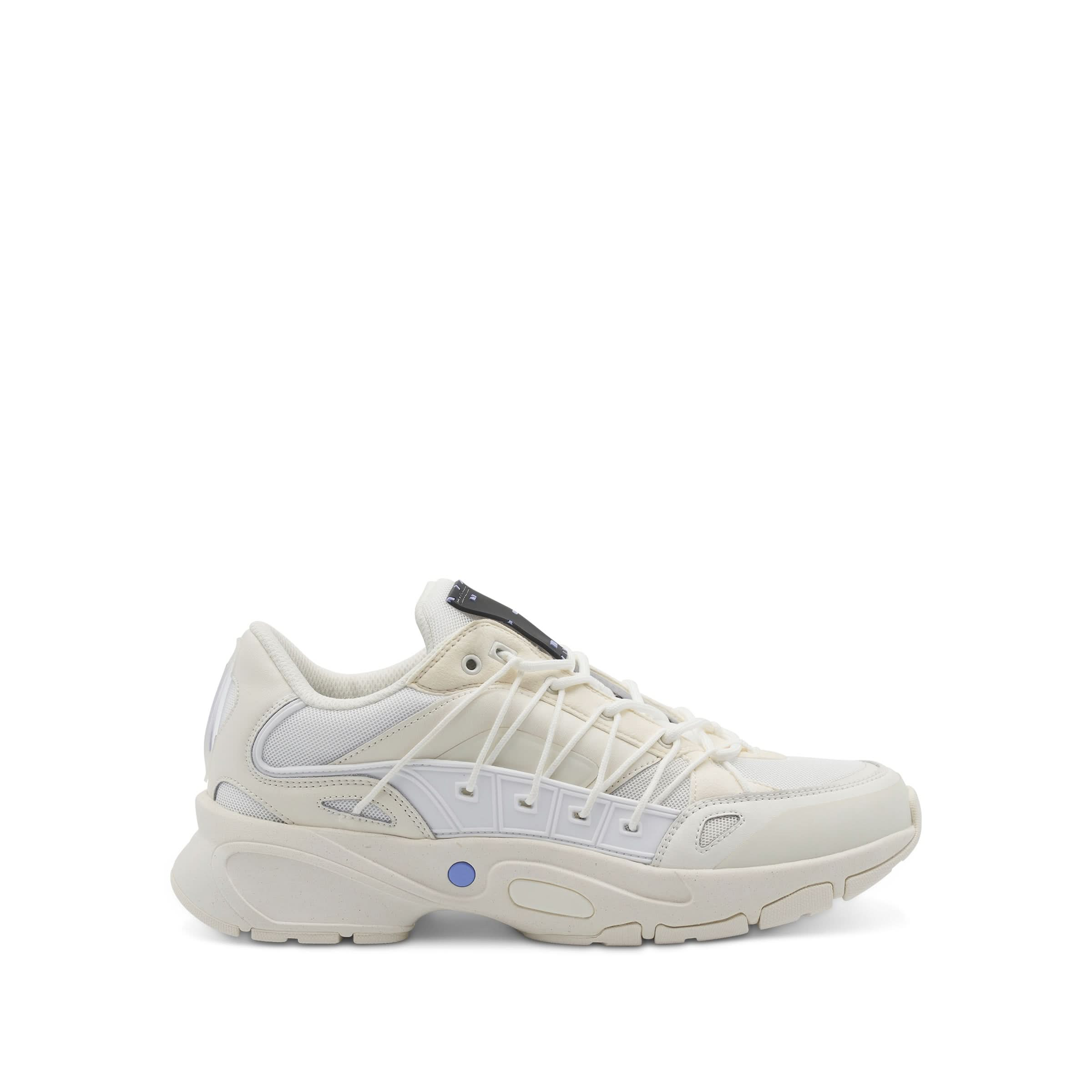 Icon Br7 Aratana Sneaker in White