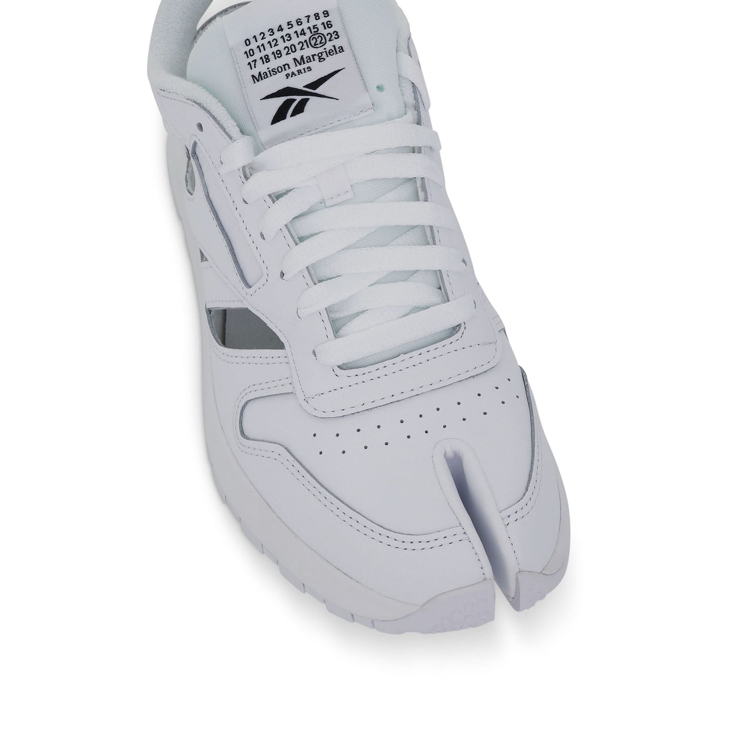 Maison Margiela x Reebok Tabi Gladiator Low Sneaker in White