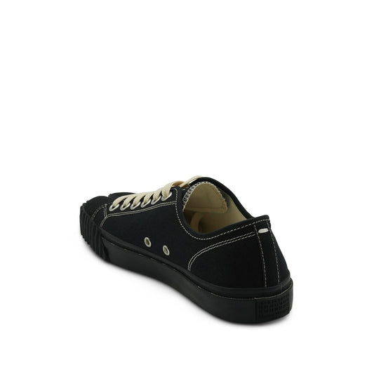 Canvas Sneaker in Black