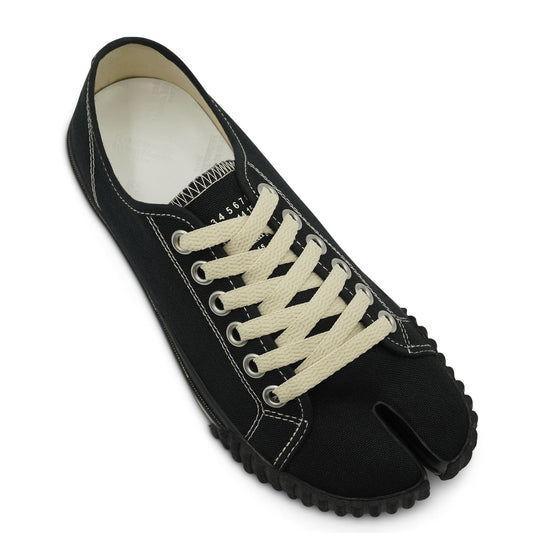 Canvas Sneaker in Black