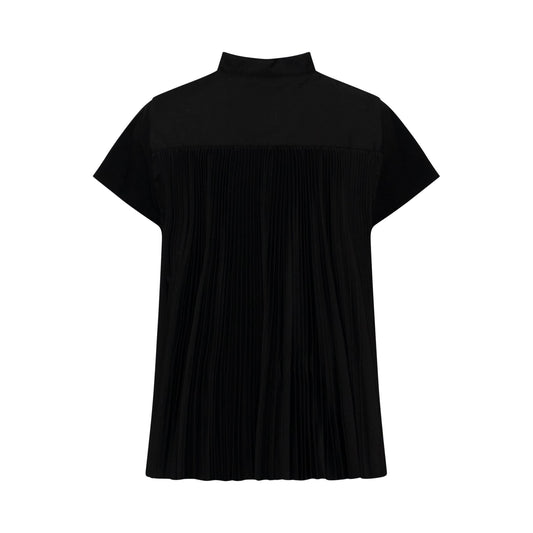 Classic Pleated Back T-Shirt in Black