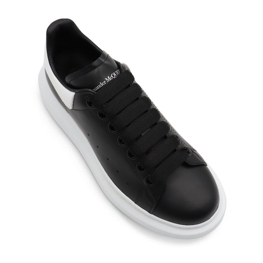 Larry Oversized Sneakers in Black/White