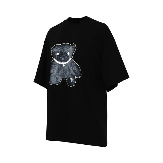 Pearl Necklace Teddy T-Shirt in Black