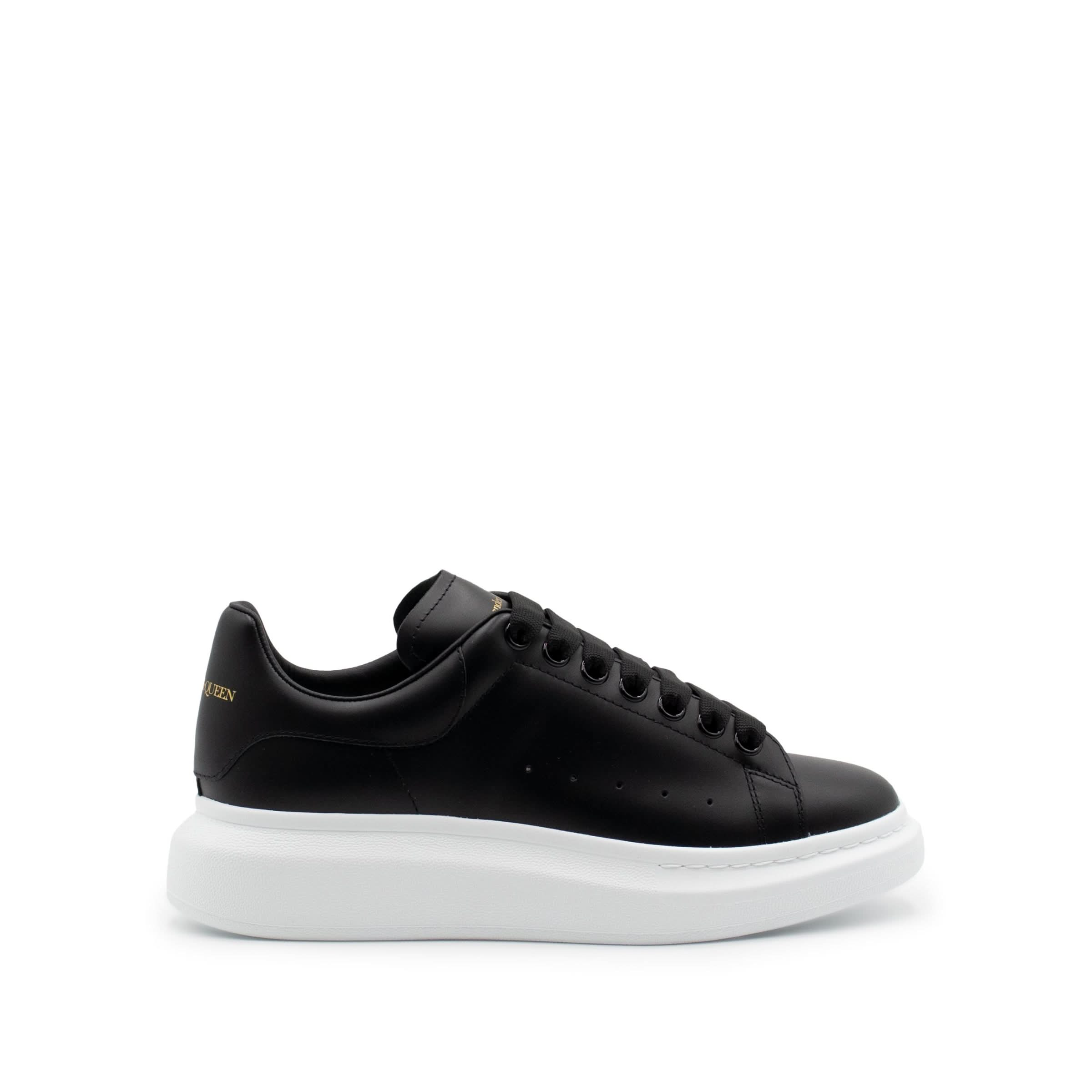 Larry Oversized Sneaker in Black/White